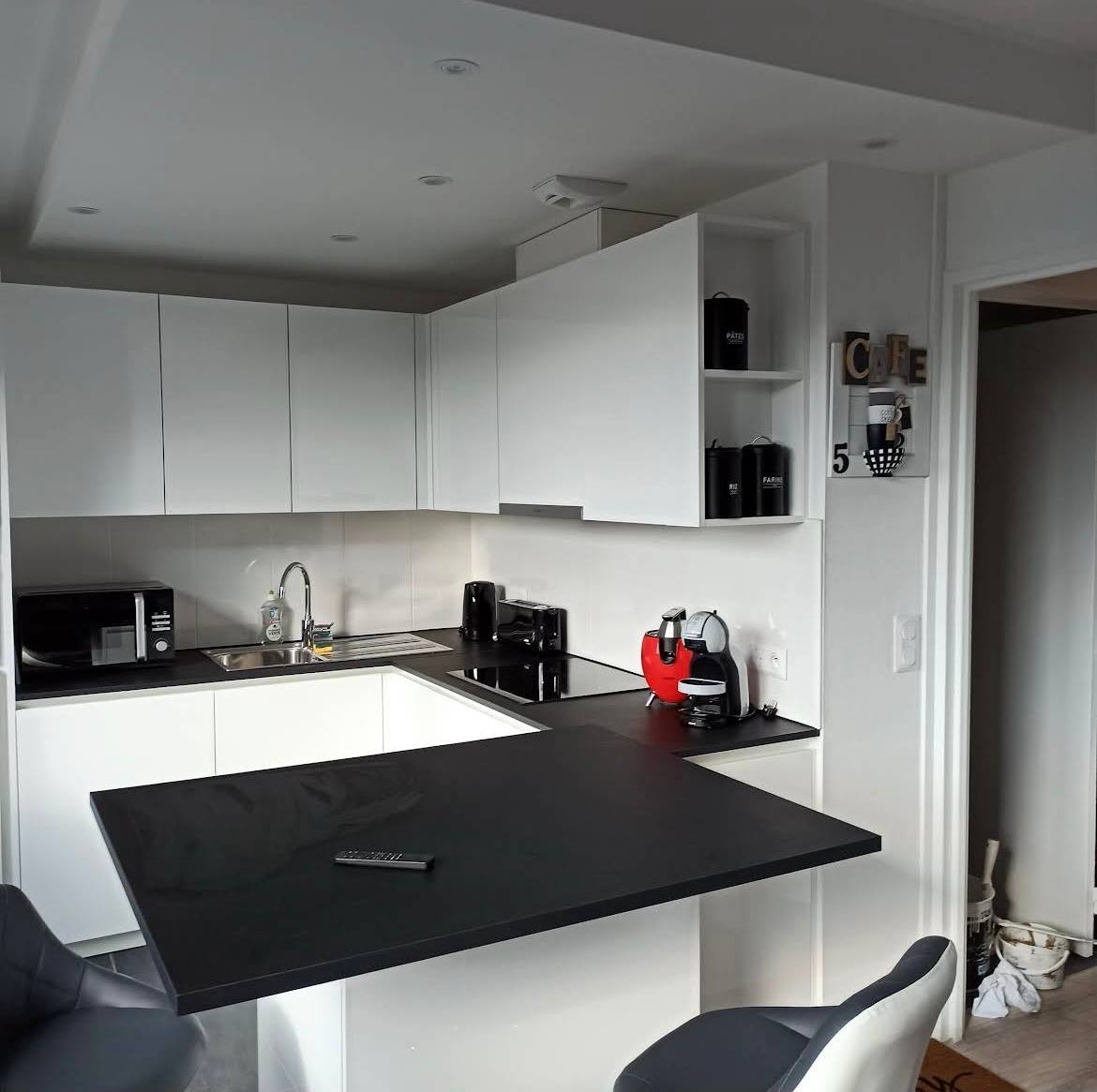 Rénovation cuisine complète, peinture et finitions